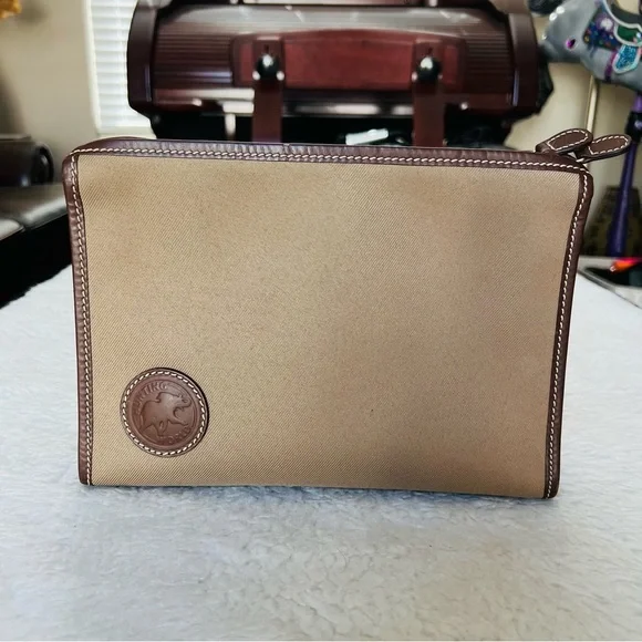 Hunting World Safari Today Khaki Canvas Brown Leather Unisex Clutch Bag